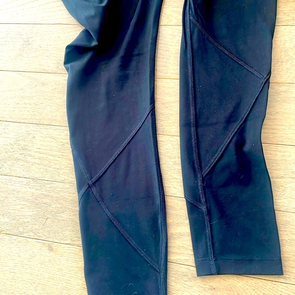 Pink Sport Leggings - Stylish, Stretchy, and Secretive! - Picture 5 of 16